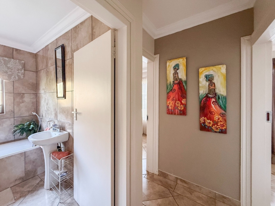 To Let 3 Bedroom Property for Rent in Melodie North West